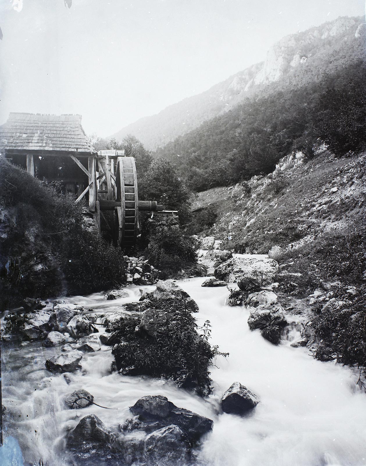 A watermill in the Highland (a former part of Hungary, now part of Slovakia) Photo: Fortepan / Lissák Tivadar